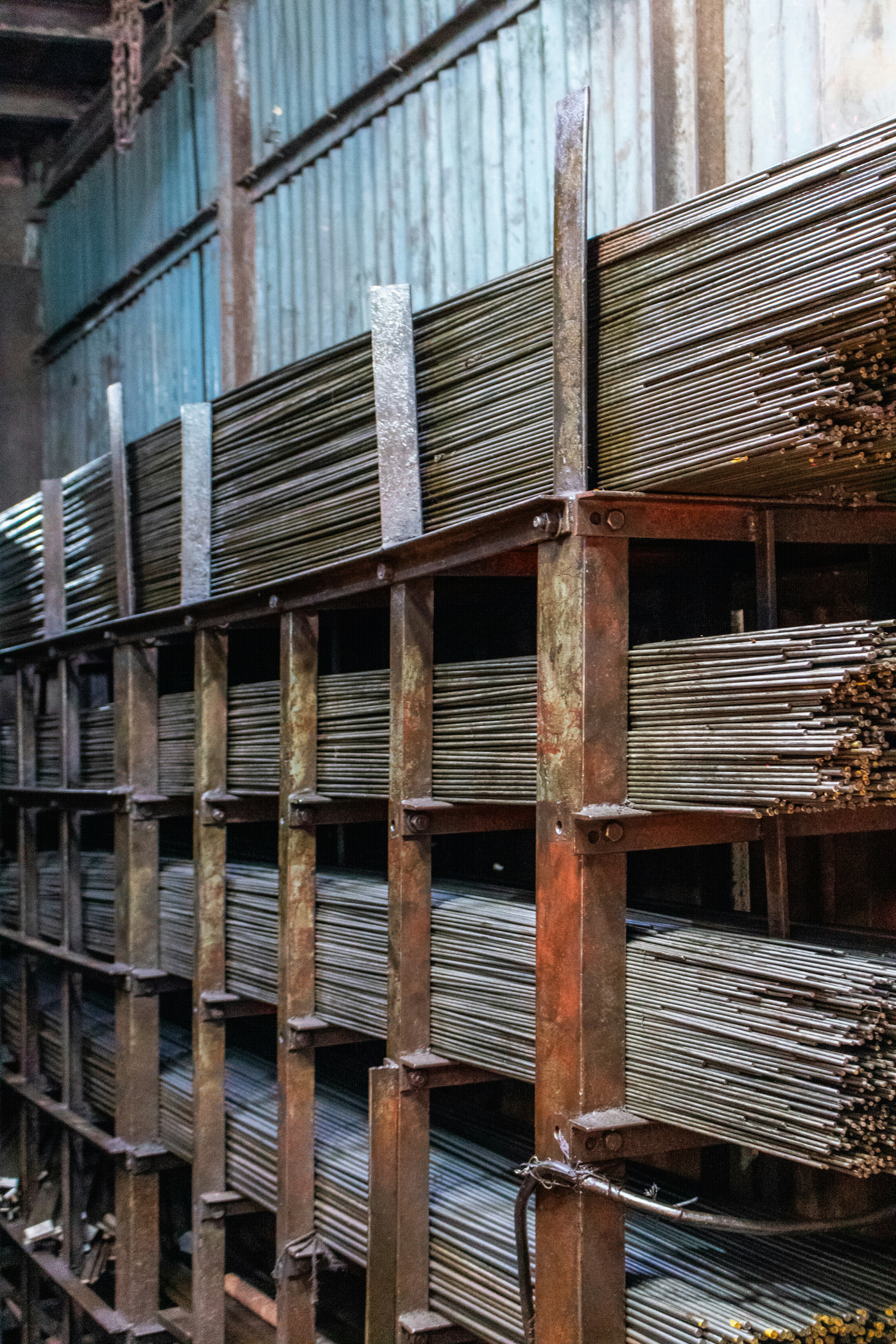 Round metal bars prepared for industrial buyers