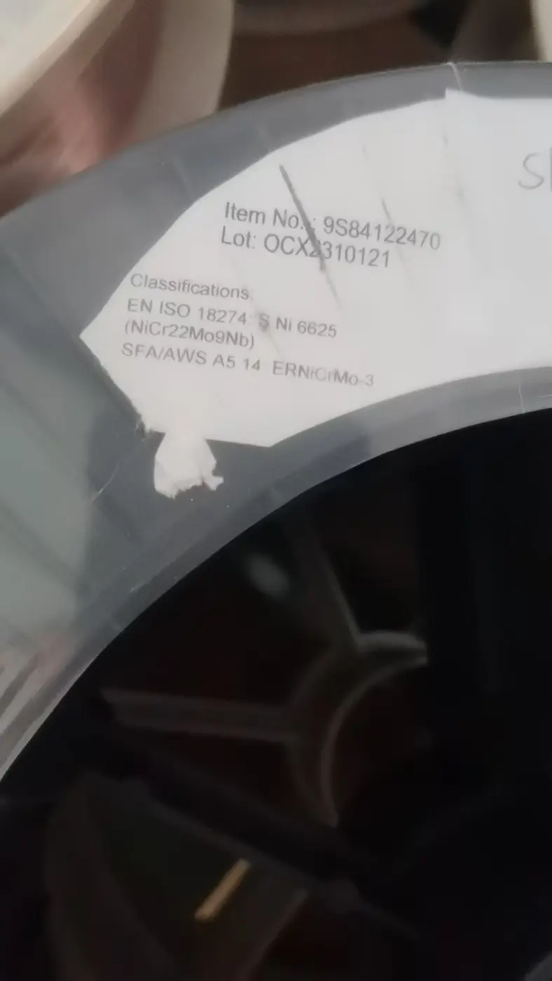 Close view of an Alloy 625 welding wire classification label
