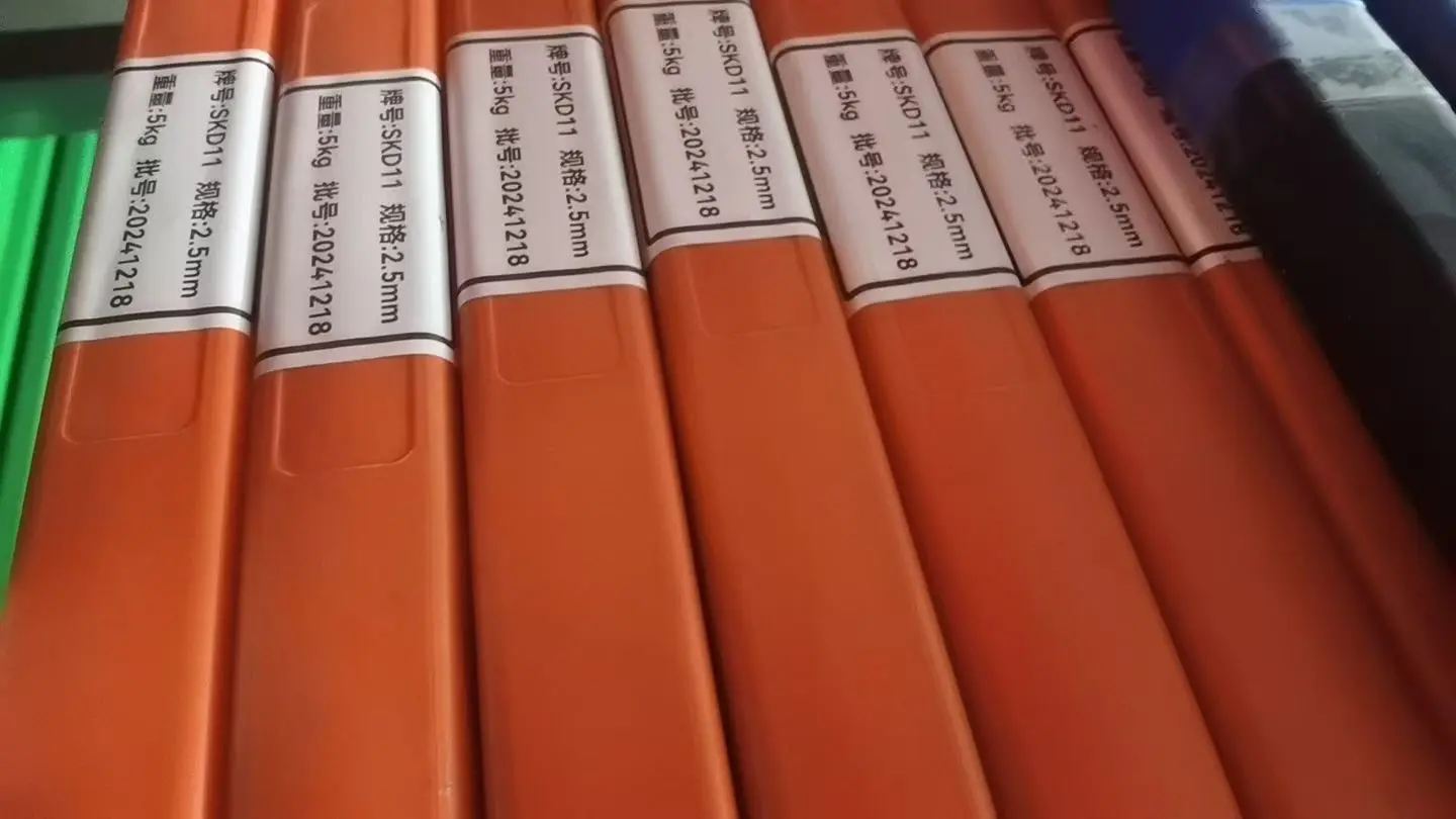 SKD11 straight welding wire in protective tubes